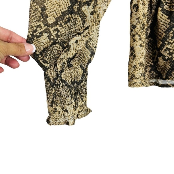 Zara Animal Print Smock Peplum Ruffle V-Neck
Top Small - Picture 5 of 10